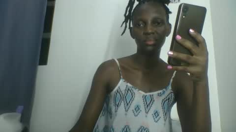 Snapshot of melanie_goddesss chatting on October 11, 6:32 pm milly online show from October 11, 6:32 pm