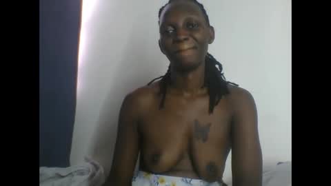 Snapshot of melanie_goddesss chatting on October 10, 11:04 am milly online show from October 10, 11:04 am