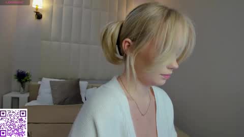 Melanie online show from October 10, 1:10 am