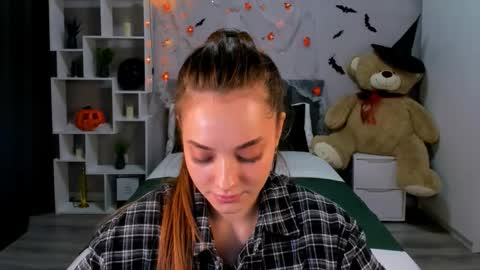 Snapshot of melaniealves chatting on October 13, 1:25 pm MelanieAlves online show from October 13, 1:25 pm