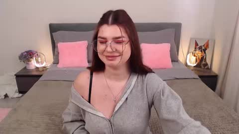 Melanie online show from January 14, 7:57 am