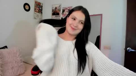 mel  online show from February 12, 6:20 pm