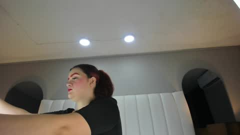 Melanie online show from February 9, 4:04 am