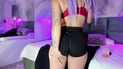 Melanie Roux online show from February 25, 8:21 pm