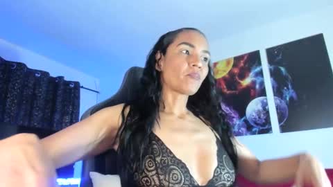 Snapshot of melannia_hills chatting on February 22, 7:56 am melannia_hills online show from February 22, 7:56 am