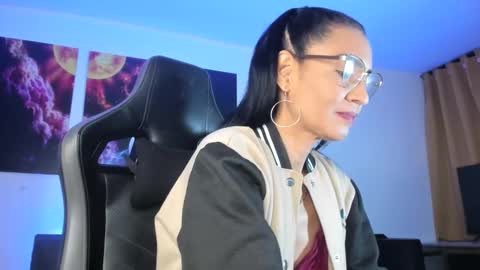 Snapshot of melannia_hills chatting on January 16, 7:28 am melannia_hills online show from January 16, 7:28 am