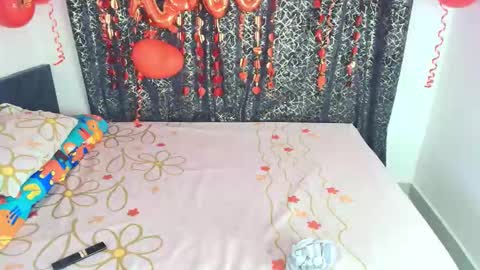 Snapshot of melannia_hills chatting on September 21, 6:01 am melannia_hills online show from September 21, 6:01 am