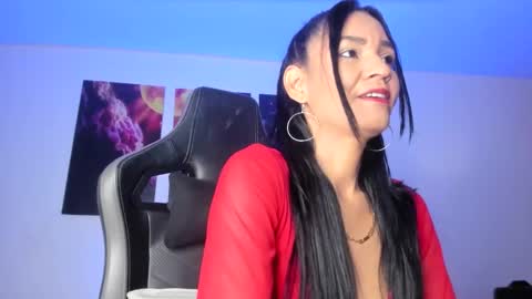 Snapshot of melannia_hills chatting on January 19, 7:15 am melannia_hills online show from January 19, 7:15 am
