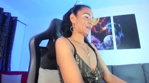 Snapshot of melannia_hills chatting on February 3, 10:14 am melannia_hills online show from February 3, 10:14 am