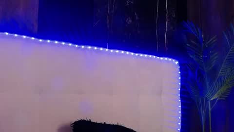 melanniebrown online show from April 21, 4:52 am