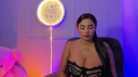 Snapshot of melanny_skies chatting on March 7, 9:27 pm Melanny online show from March 7, 9:27 pm