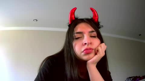 melena_caramel online show from April 14, 7:08 am