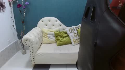 Snapshot of melika_sweet chatting on February 25, 5:30 pm eli online show from February 25, 5:30 pm