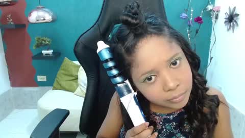 Snapshot of melika_sweet chatting on March 1, 5:49 pm eli online show from March 1, 5:49 pm