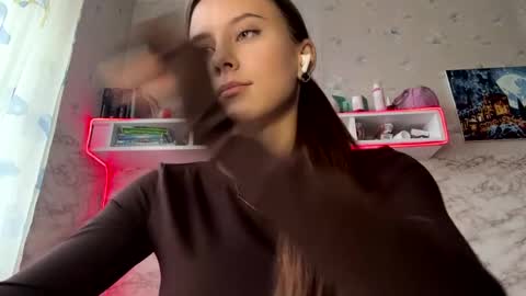 melinapares online show from March 30, 3:22 pm