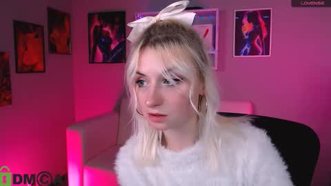 Snapshot of melisa_white1 chatting on October 9, 7:40 pm Melisa online show from October 9, 7:40 pm