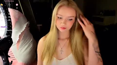 Mel or Lissa 3 Welcome here online show from July 23, 8:06 pm