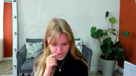 Sophia online show from September 25, 8:02 am