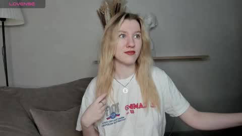 melissa_moooree online show from December 2, 8:05 am