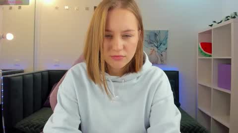 Snapshot of melissa_new22 chatting on October 15, 1:19 am melissa_new22 online show from October 15, 1:19 am