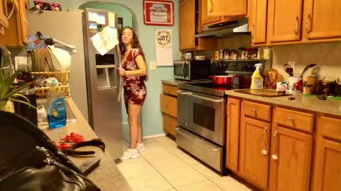 Snapshot of melissacumms chatting on December 18, 5:21 pm Mistress Missy online show from December 18, 5:21 pm