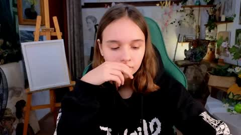 melissaravel online show from March 25, 4:54 pm