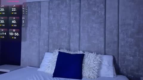   online show from December 4, 11:23 am