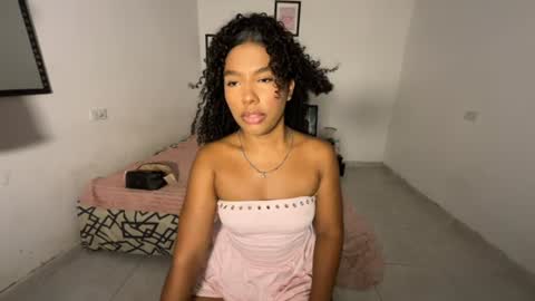 mell_rossi online show from June 19, 10:02 pm