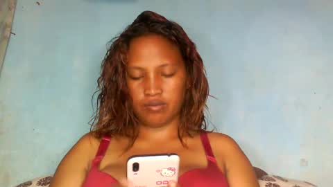 Snapshot of mellissia02 chatting on February 8, 6:33 am mellissa online show from February 8, 6:33 am