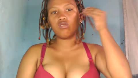 Snapshot of mellissia02 chatting on February 1, 3:52 am mellissa online show from February 1, 3:52 am