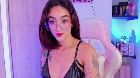 Melodie Roy 999 online show from February 27, 6:09 pm