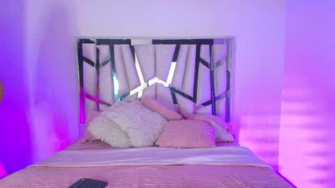    online show from September 30, 3:12 am