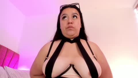  Leslie  online show from November 4, 12:10 pm