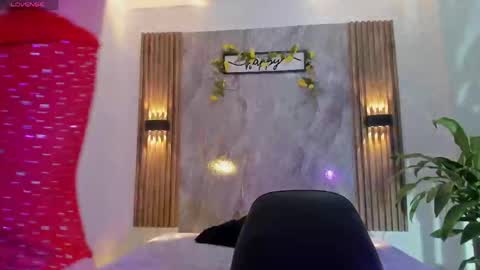 melodylanee online show from April 16, 11:10 am