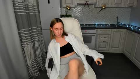 Kaylie online show from December 25, 5:16 am