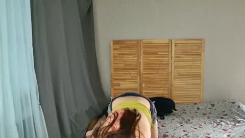 Mia online show from March 5, 4:41 am