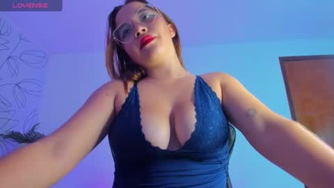 merida06 online show from November 12, 4:54 am