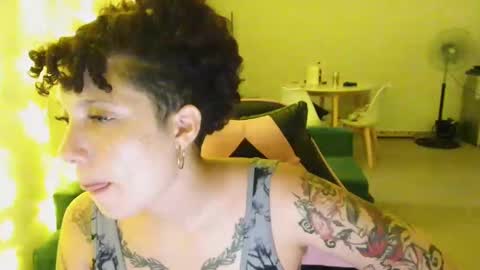 Snapshot of merida__freckles chatting on February 14, 12:51 am Miss Freckles online show from February 14, 12:51 am