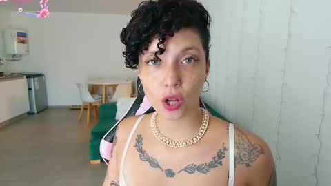 Snapshot of merida__freckles chatting on February 20, 3:41 pm Miss Freckles online show from February 20, 3:41 pm