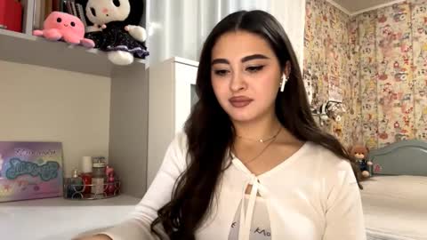 Enni online show from November 18, 5:47 pm