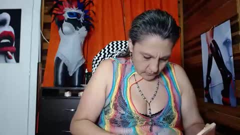 Snapshot of merlyna_goldens chatting on January 26, 3:17 am My next birthday is December 11th. online show from January 26, 3:17 am
