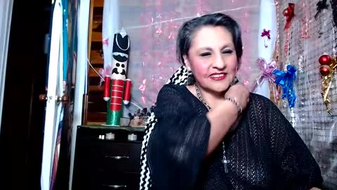 Snapshot of merlyna_goldens chatting on December 20, 3:25 am My next birthday is December 11th. online show from December 20, 3:25 am