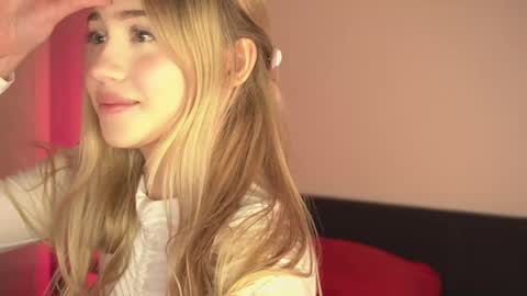 Snapshot of mermaids_ chatting on February 11, 7:59 pm Lara OFFLINE online show from February 11, 7:59 pm