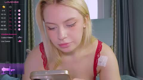 Stella online show from October 11, 12:19 pm