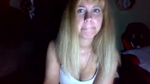 Snapshot of mezzy69 chatting on October 1, 8:30 am mezzy69 online show from October 1, 8:30 am