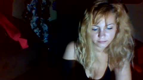 Snapshot of mezzy69 chatting on October 7, 5:56 am mezzy69 online show from October 7, 5:56 am