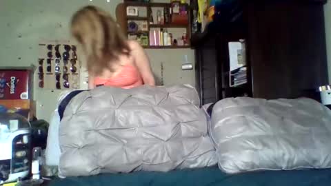 mezzy69 online show from June 3, 8:59 am