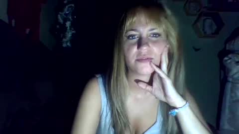 Snapshot of mezzy69 chatting on October 12, 8:17 am mezzy69 online show from October 12, 8:17 am