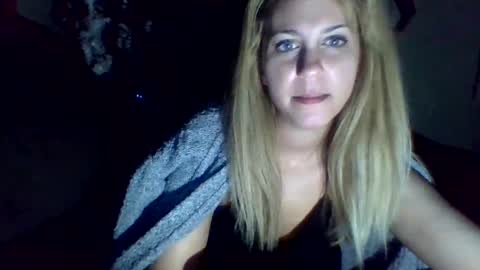 Snapshot of mezzy69 chatting on September 28, 8:52 am mezzy69 online show from September 28, 8:52 am