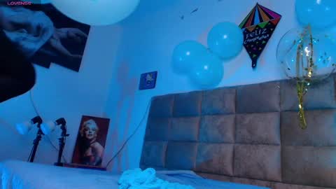 Emi online show from October 3, 7:19 pm